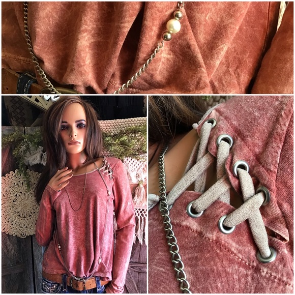 The Wandering Hippie Tops - Faded Brick Mineral Washed Laced Shoulder Tunic